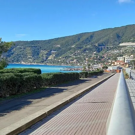 La Prua * Ospedaletti